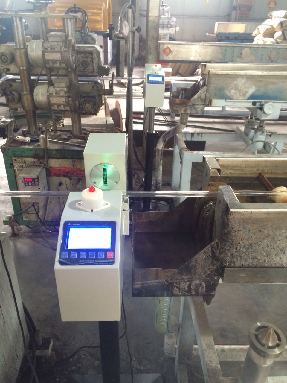 玻璃管的生產工藝及外徑檢測方法