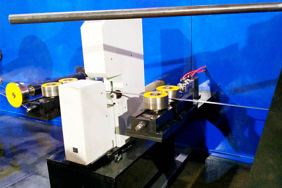 【案例分享】為窄帶鋼產線定制的光電型測寬測
