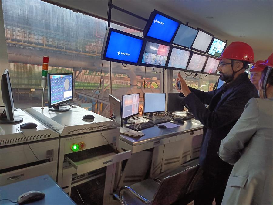 酒香不怕巷子深 沙特客戶前來考察我司測控產品